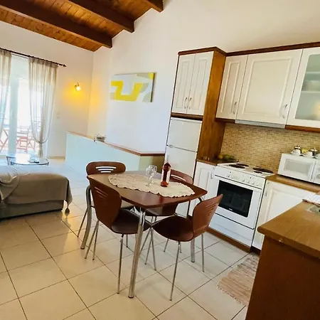 Two Floors 2-3 People