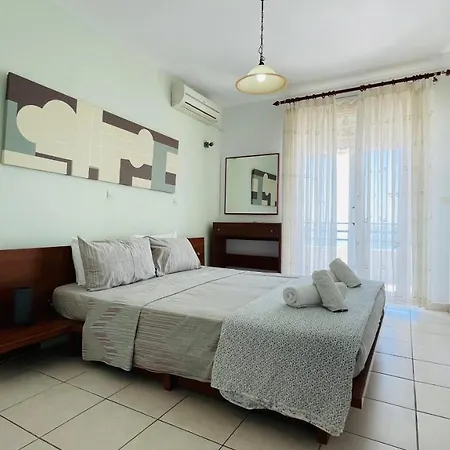 Two Floors 2-3 People