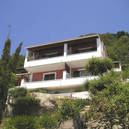 Two Floors 2-3 People